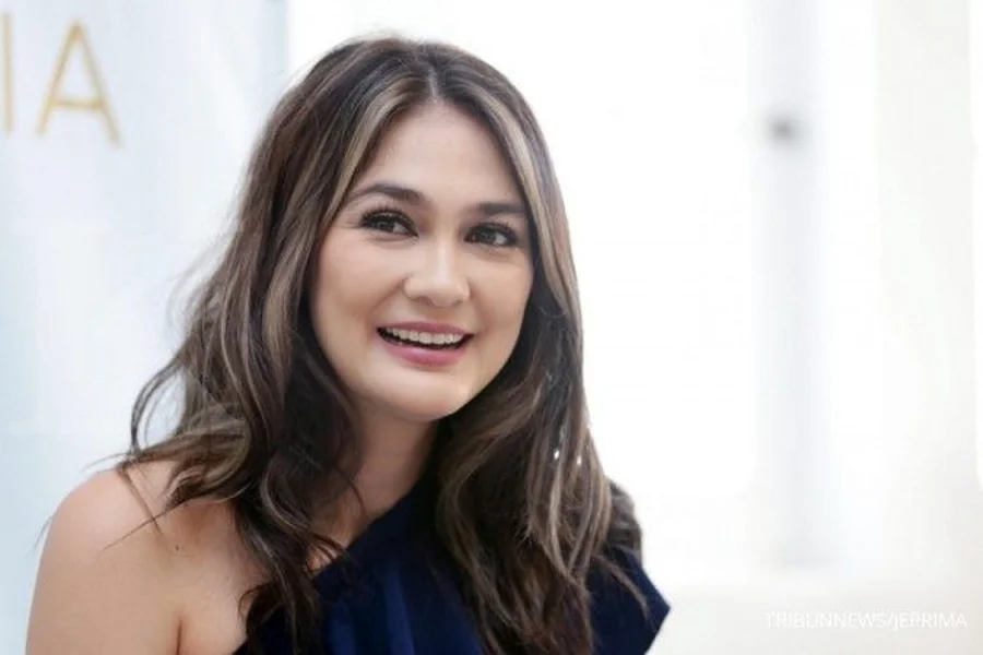Luna Maya Age