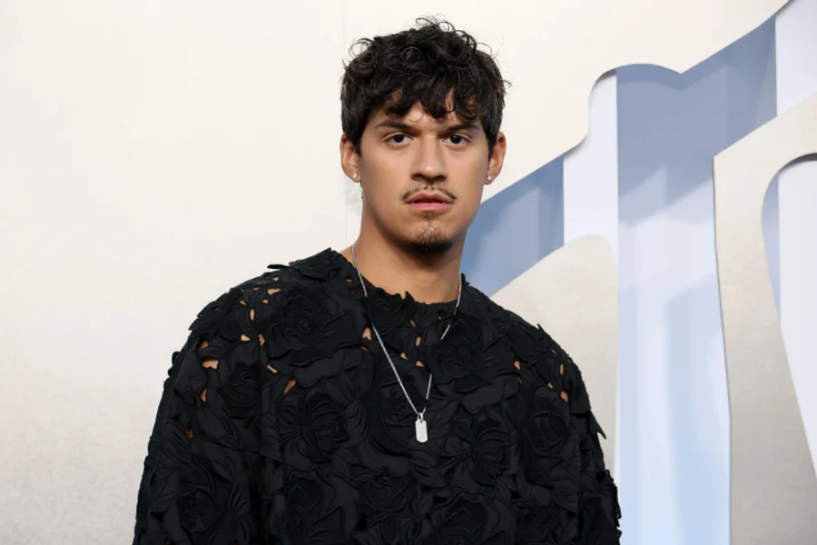 Omar Apollo Net Worth