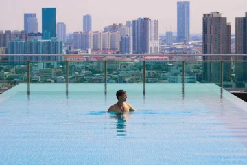 Rooftop Infinity Pool in Singapore