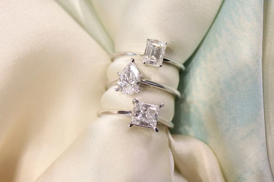 What to Consider When Buying an Engagement Ring in Singapore 