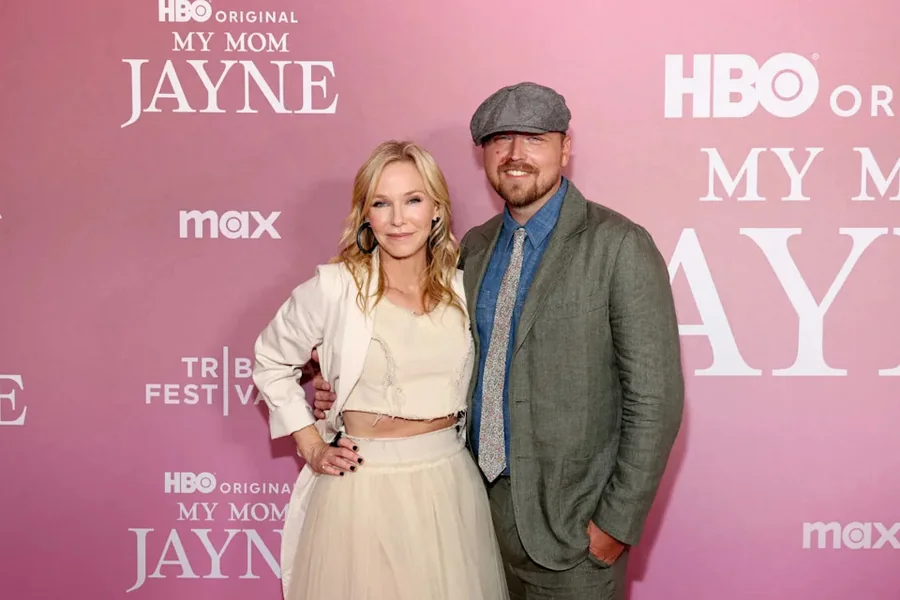 Kelli Giddish Husband