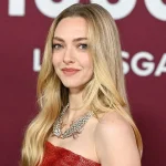 Amanda Seyfried Wardrobe Malfunction